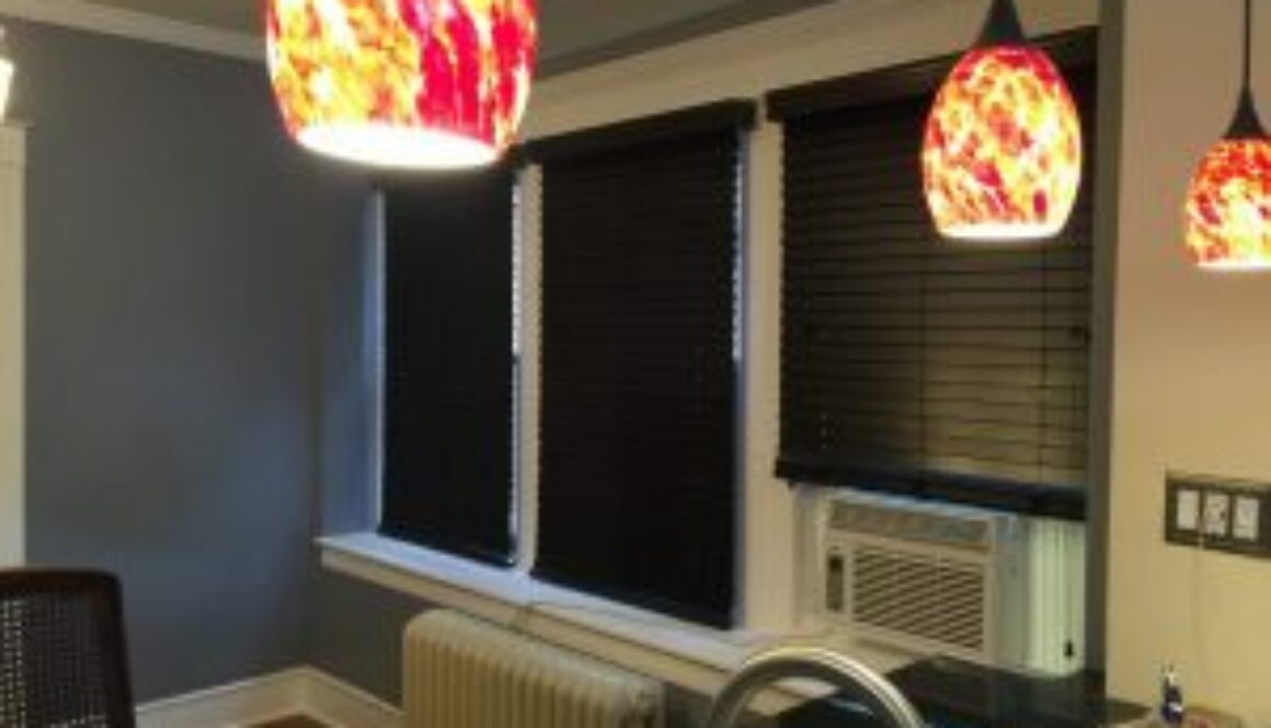 do blinds keep heat out